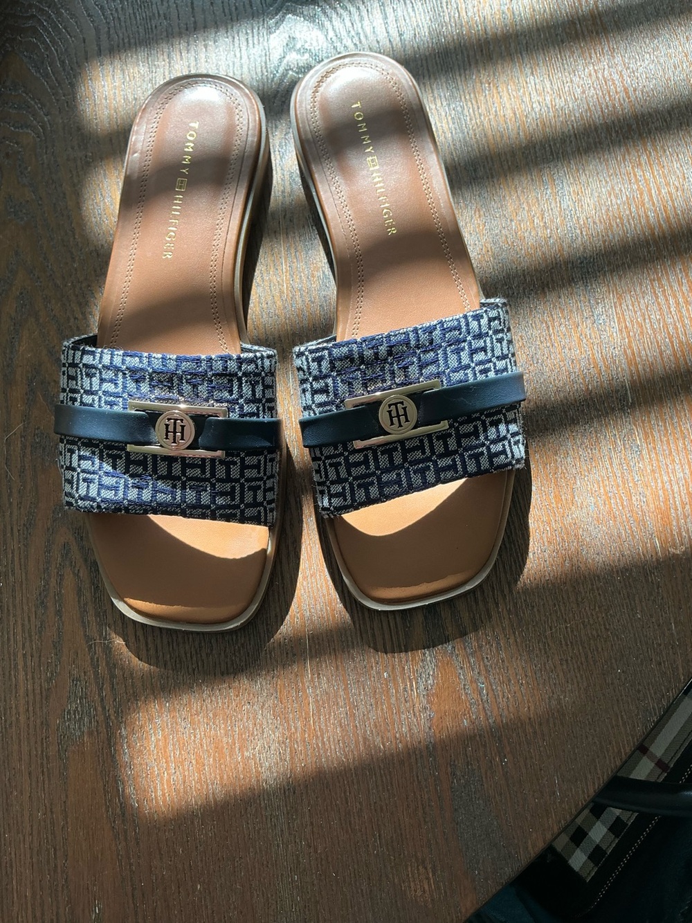 Tommy Hilfiger Navy Logo Slide Mules with Tan Footbed - Picture 3 of 6